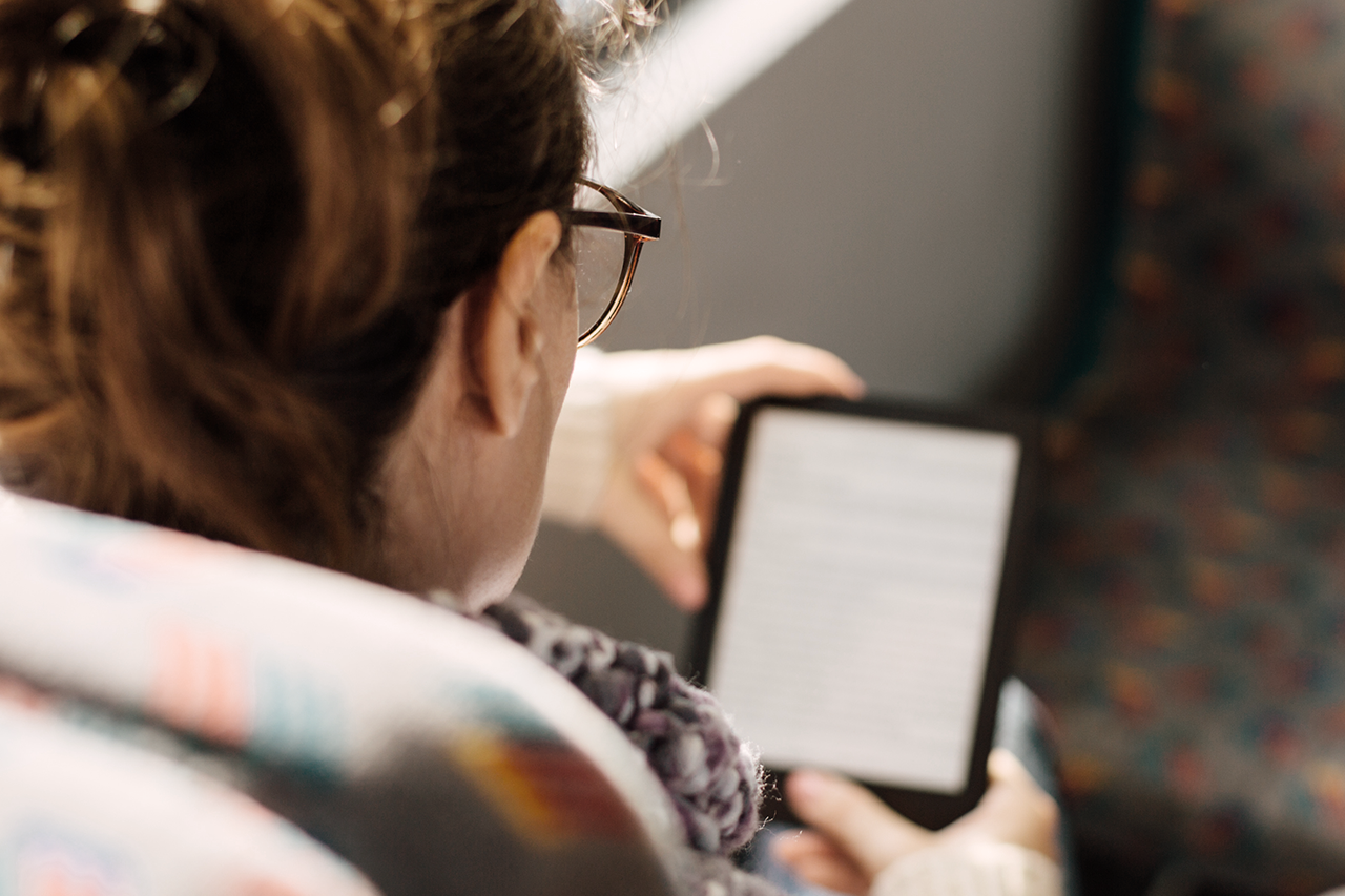 Książki idealne do czytania podczas podróży pociągiem