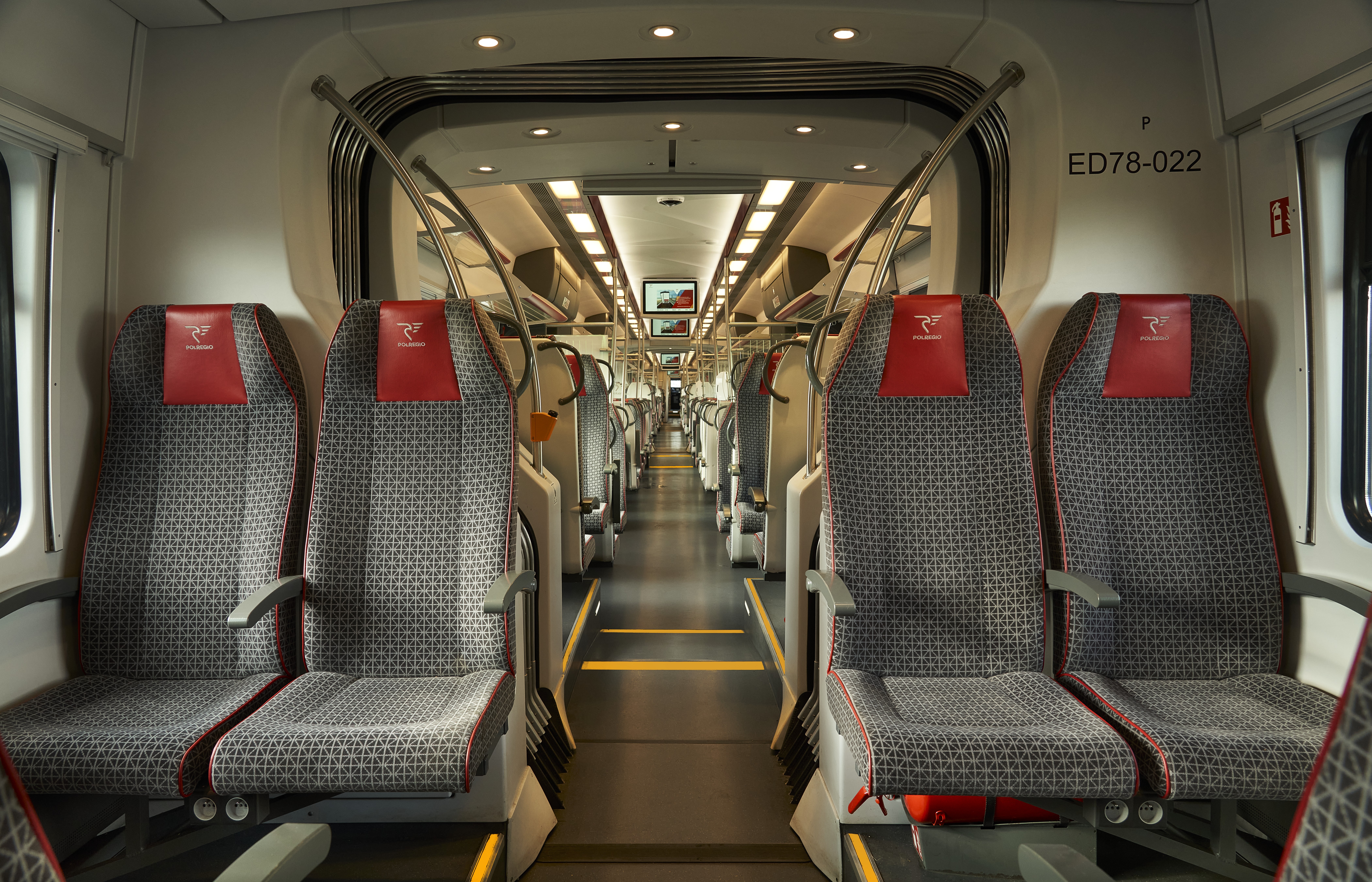 Ponad 3 tysiące przedmiotów  pozostawionych w pociągach POLREGIO w 2025 roku