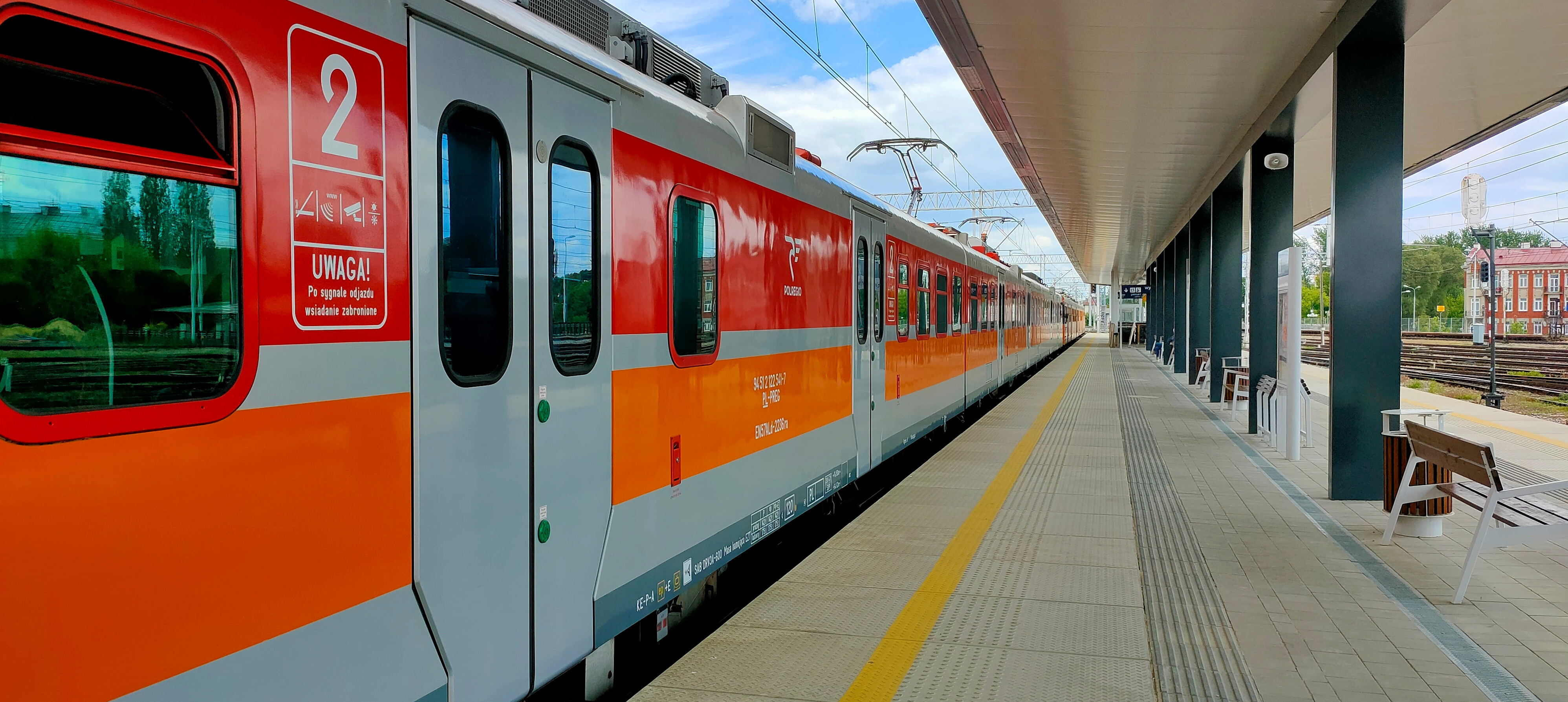 EN57-ALd na stacji Lublin Główny