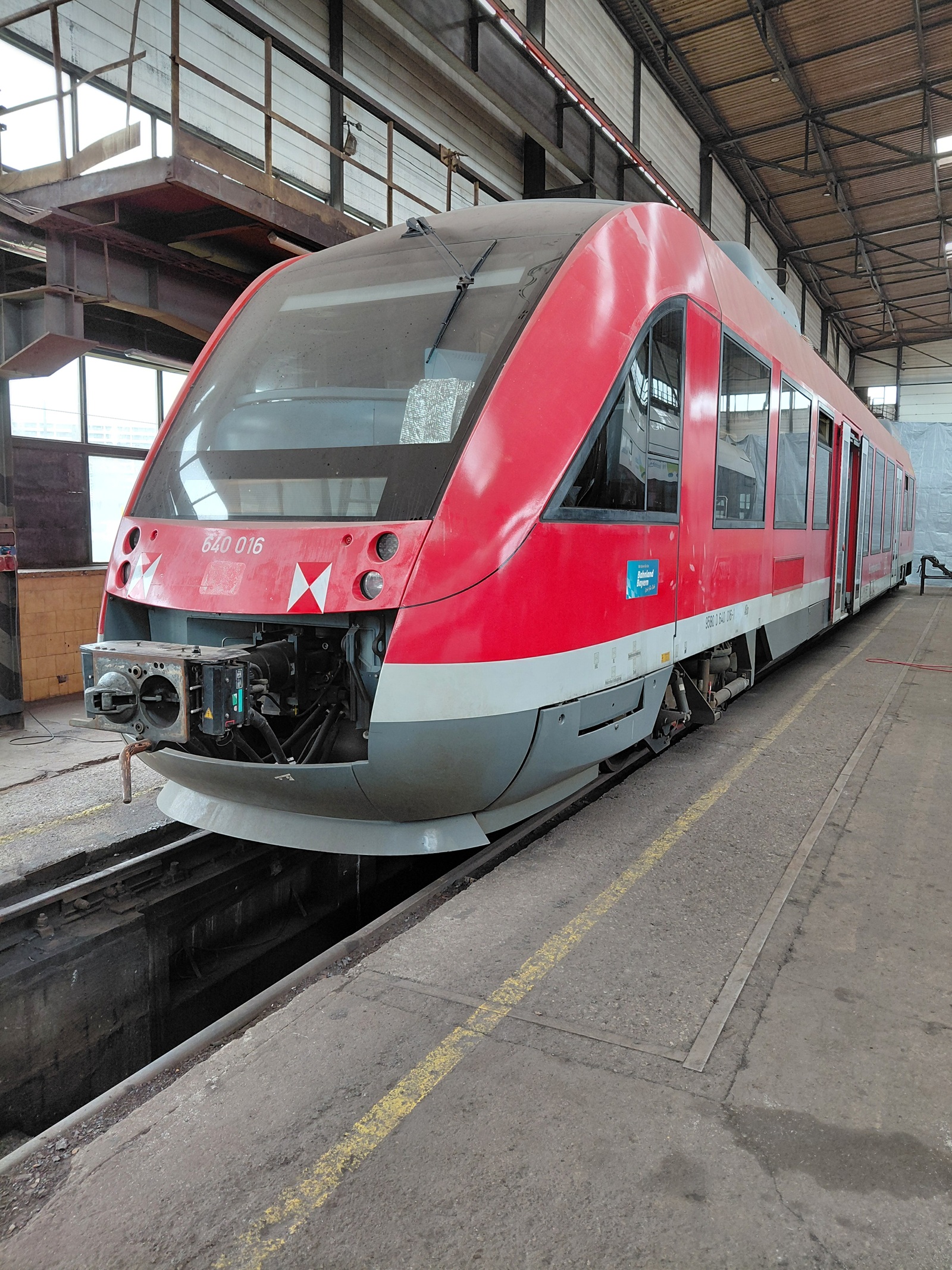 Pojazdy przechodzą już pierwsze prace modernizacyjne w Punkcie Utrzymania Taboru w Olsztynie