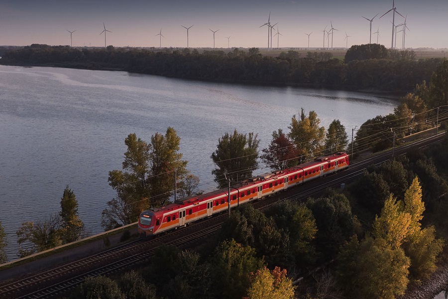 Na Warmię i Mazury pociągami POLREGIO – nie tylko w wakacje!