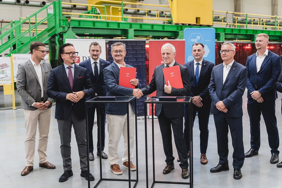 POLREGIO z umową na nowe pojazdy elektryczne. Fot. Łukasz Pietrzak