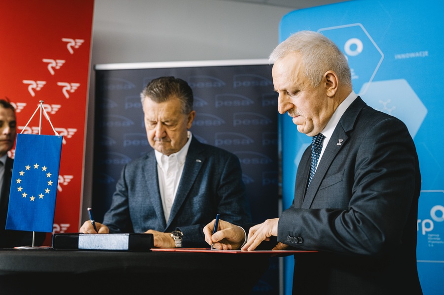 Podpisanie umowy z PESA Bydgoszcz
